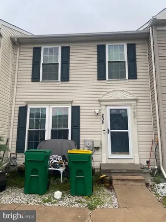 $270,000 | 204 North Bridlewood Drive, Newark, DE 19702