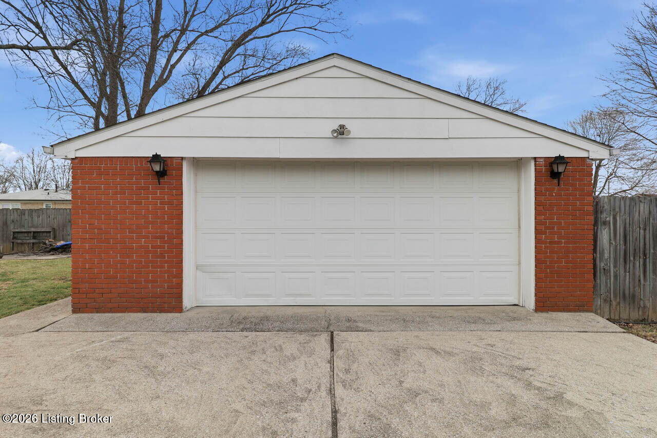 8814 Terry Road Louisville, KY 40258 - Photo 39 of 47 Oversized 2.5 gar garage