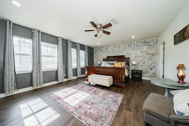 $320,000 | 207 Inwood Drive, Palestine, TX 75801