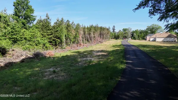 $204,000 | 24 Mississippi 43, Camden, MS 39045