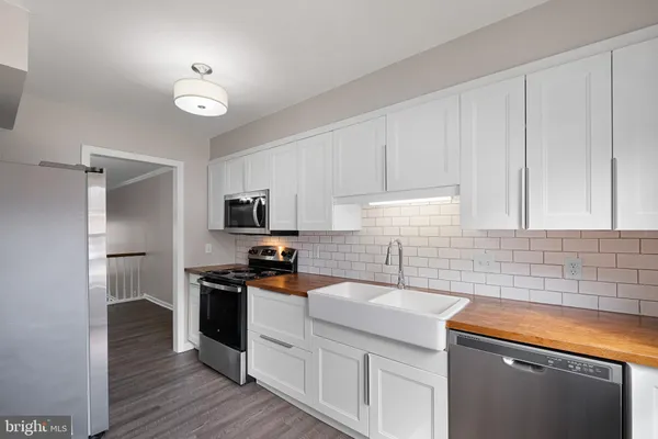 $379,000 | 862 Stockbridge Drive, Hockessin, DE 19707