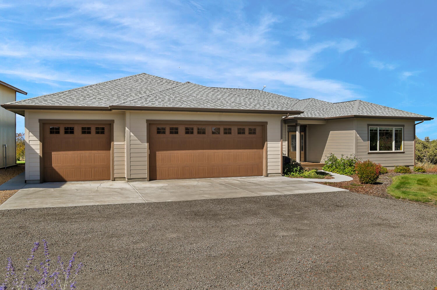 62860 Deschutes Road Bend, OR 97701 - Photo 33 of 34 Plenty of room for parking