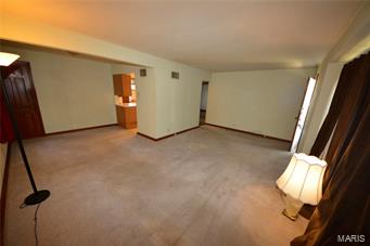 946 Chain Of Rocks Drive St. Louis, MO 63137 - Photo 3 of 18 Gallery Image 3