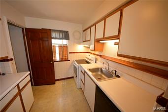 946 Chain Of Rocks Drive St. Louis, MO 63137 - Photo 4 of 18 Gallery Image 4