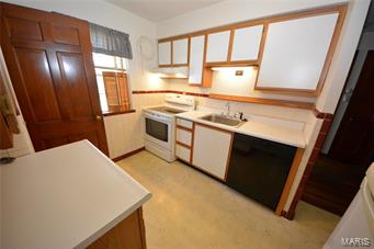 946 Chain Of Rocks Drive St. Louis, MO 63137 - Photo 5 of 18 Gallery Image 5