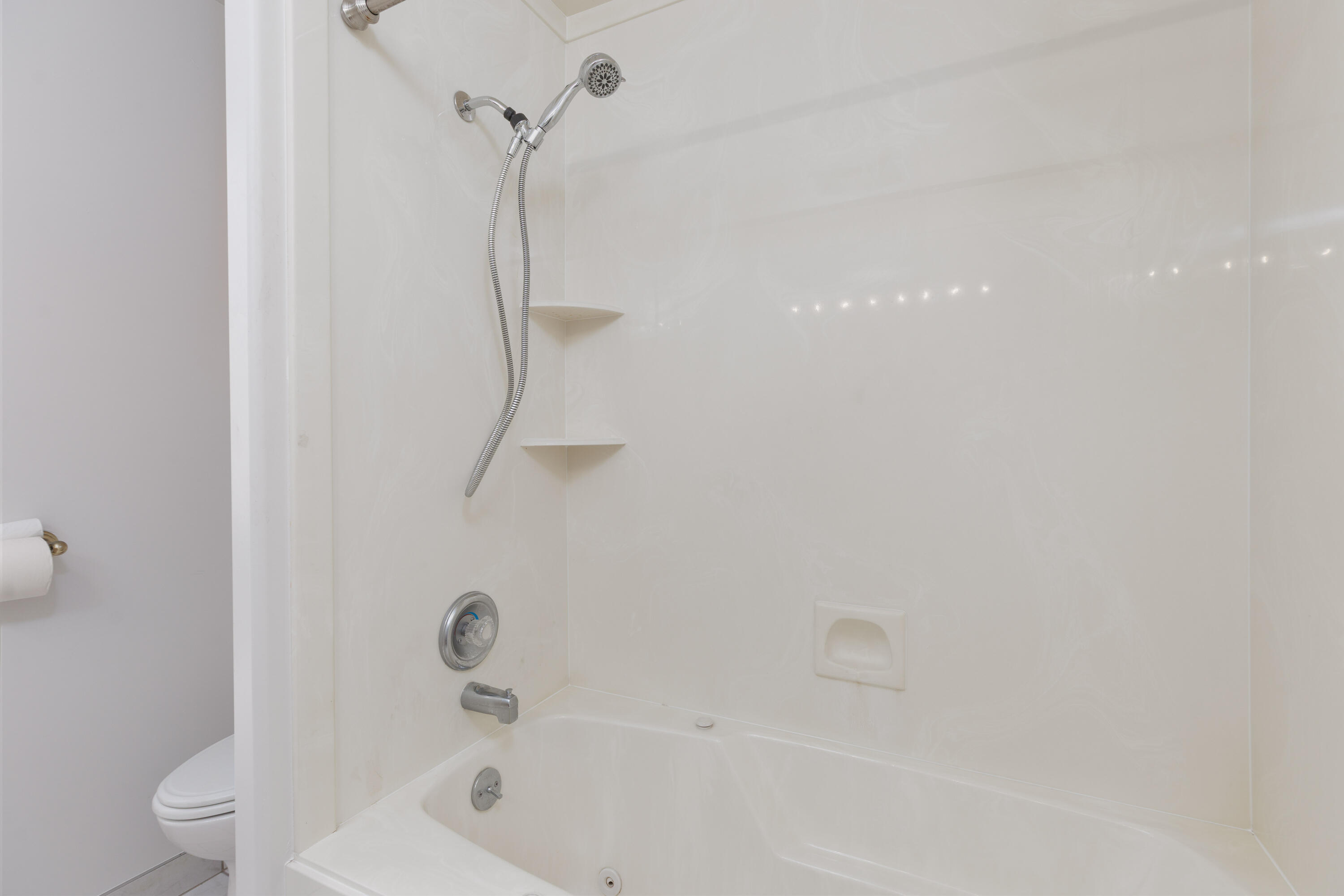 539 Diagonal Street St. George, UT 84770 - Photo 30 of 40 31 - Bath 2 Shower