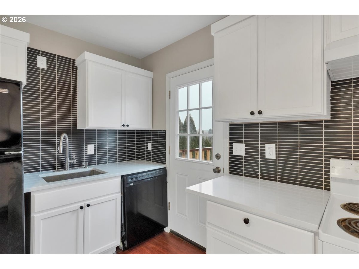 175 Northwest 3rd Street Willamina, OR 97396 - Photo 14 of 38