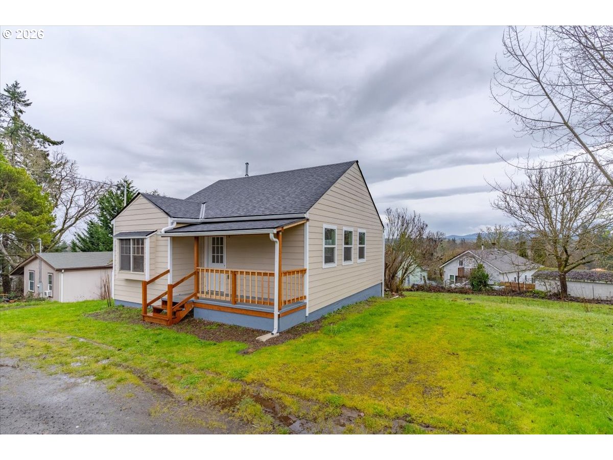 175 Northwest 3rd Street Willamina, OR 97396 - Photo 2 of 38