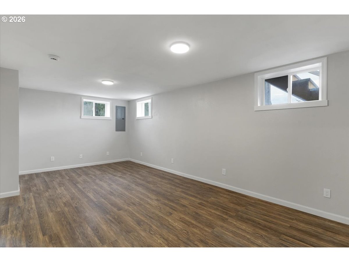 175 Northwest 3rd Street Willamina, OR 97396 - Photo 23 of 38