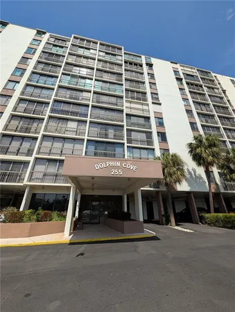 $1,700 | 255 Dolphin Point, Unit 505, Clearwater Beach, FL 33767