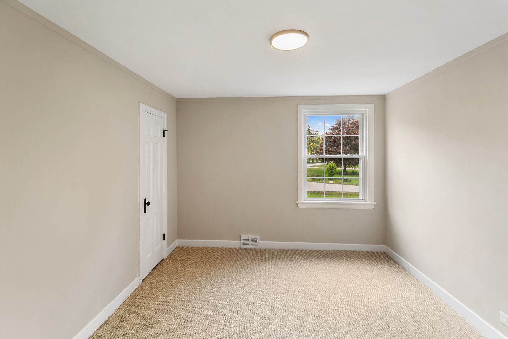 239 Cornwall Drive Crete, IL 60417 - Photo 19 of 25 an empty room with a window