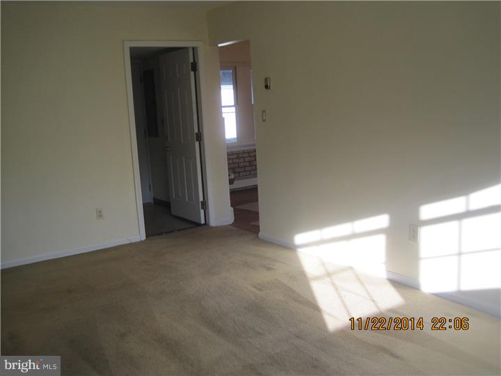 24 Maroon Road Levittown, PA 19056 - Photo 5 of 14 Family Room