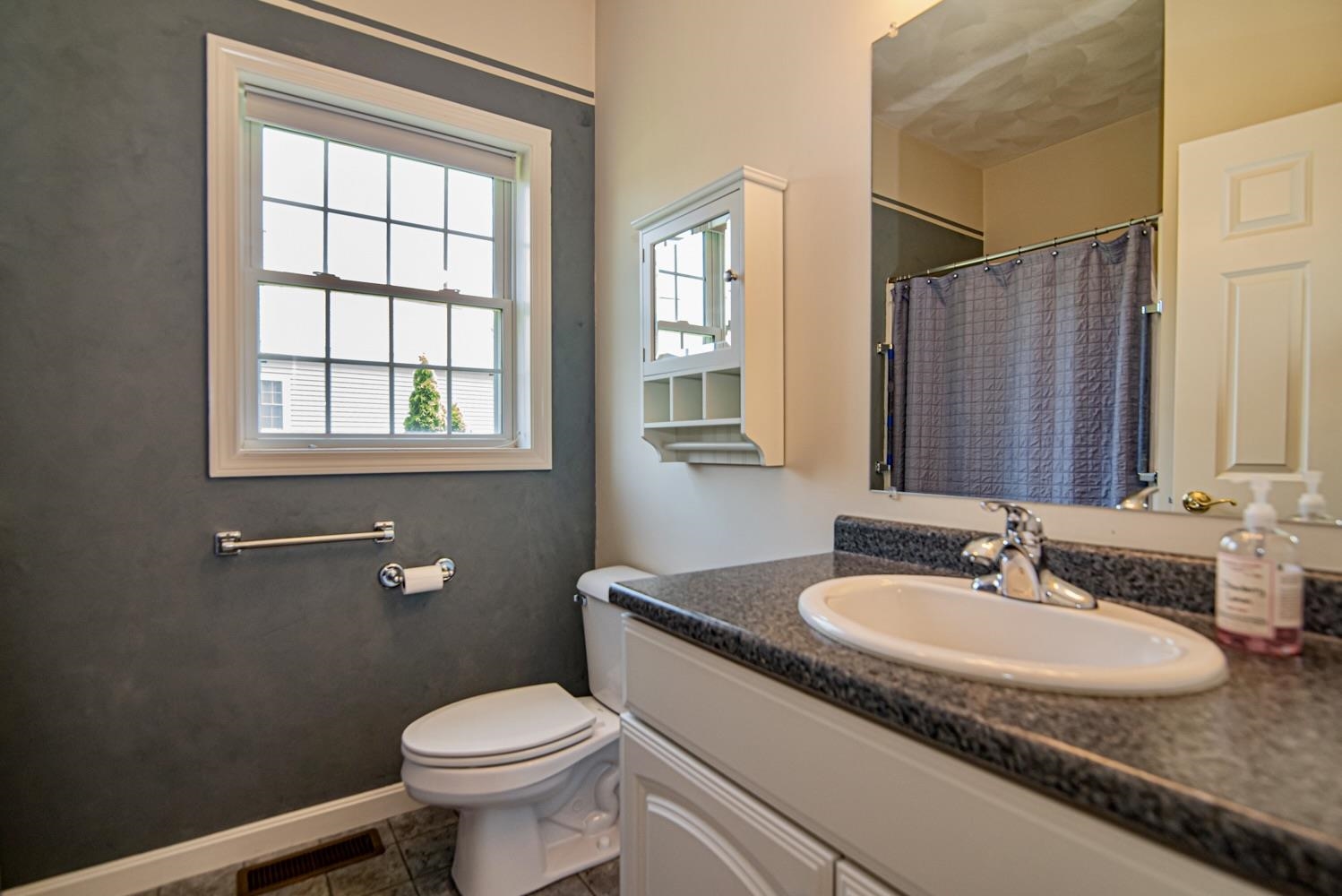 32 St Andrews Way Londonderry, NH 03053 - Photo 13 of 31