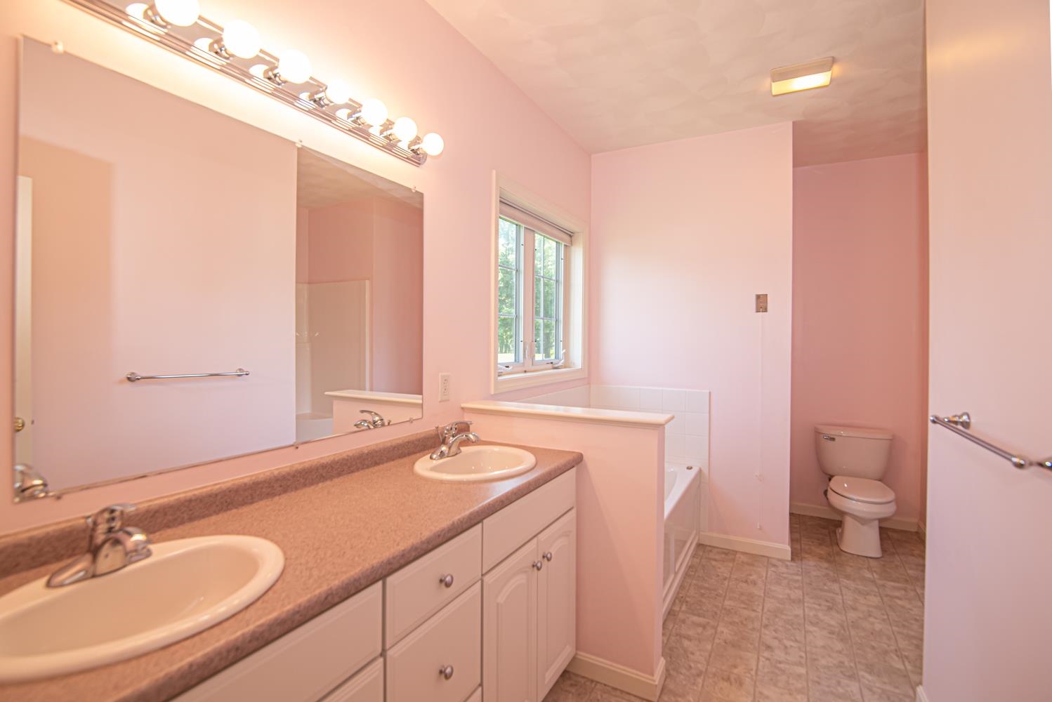 32 St Andrews Way Londonderry, NH 03053 - Photo 16 of 31