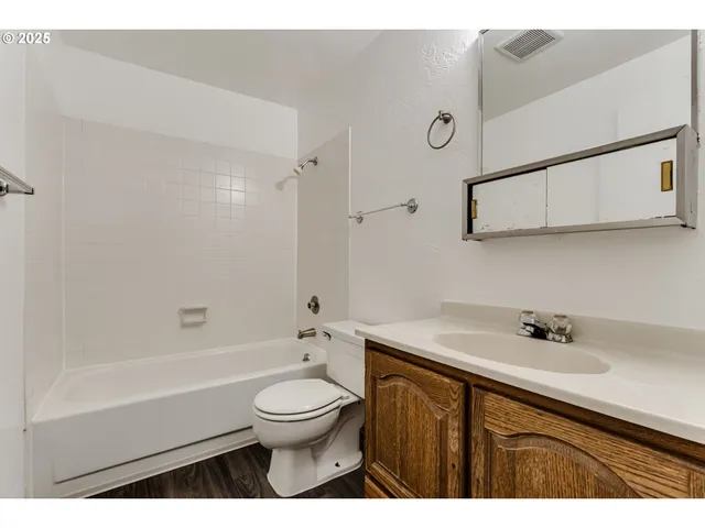 $399,000 | 4137-4139 Bluebelle Way, Springfield, OR 97478