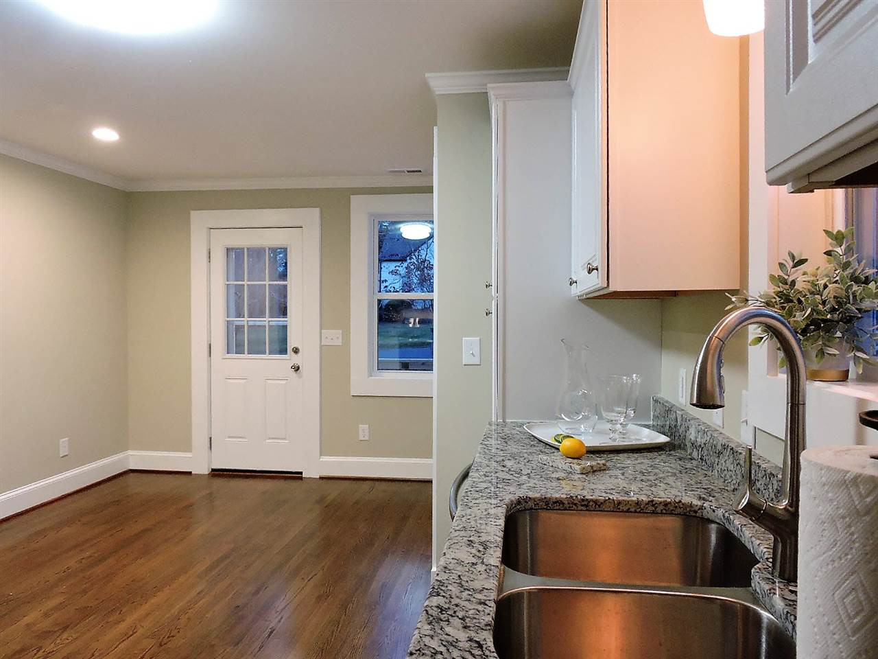 1916 Cole Mill Road Durham, NC 27712 - Photo 5 of 25 Breakfast area