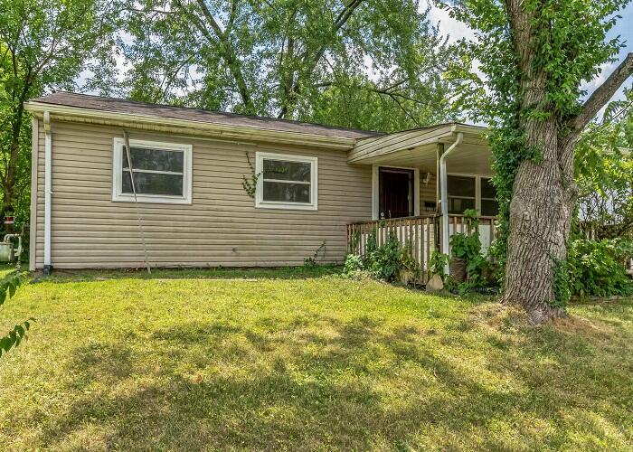 1886 Stetson Road Columbus, OH 43232 - Photo 3 of 24 3