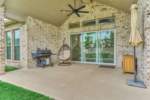 a view of a house with a big yard