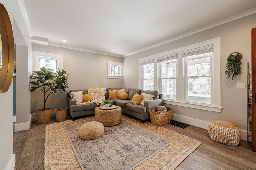 272 Laurelton Road Irondequoit, NY 14609 - Photo 3 of 24