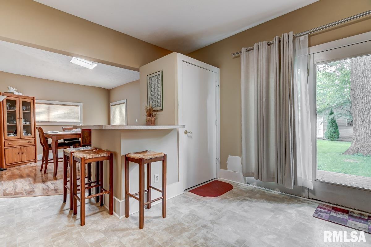 828 Cleveland Avenue Springfield, IL 62704 - Photo 15 of 32 Gallery Image 15
