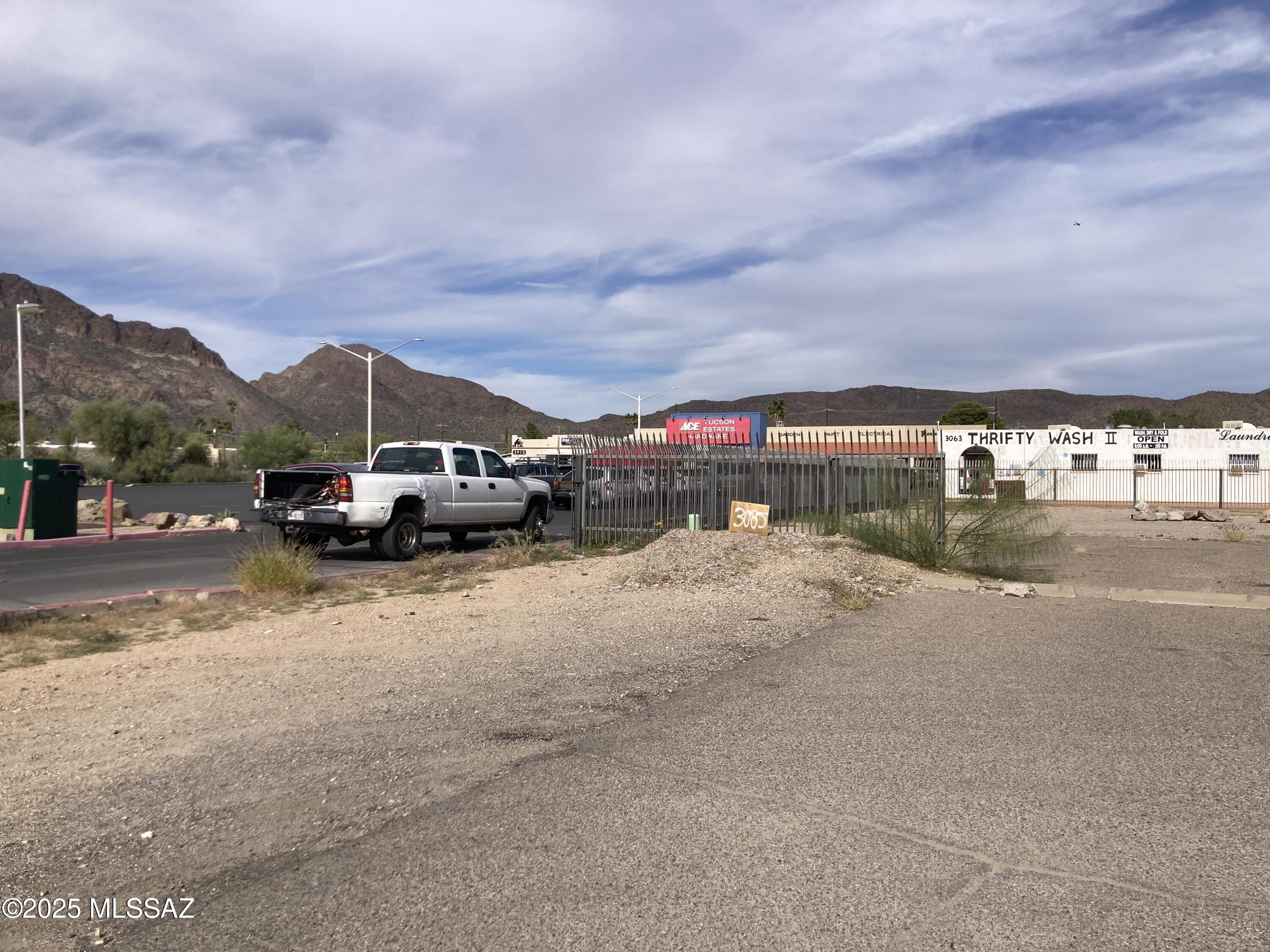 3033 South Kinney Road, Unit 37 Tucson, AZ 85713 - Photo 8 of 10 Gallery Image 8