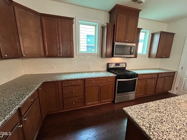 $2,450 | 2914 Macbeth Lane, Apex, NC 27502