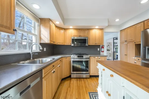 $795,000 | 1 Radcliffe Drive, Flanders, NJ 07836