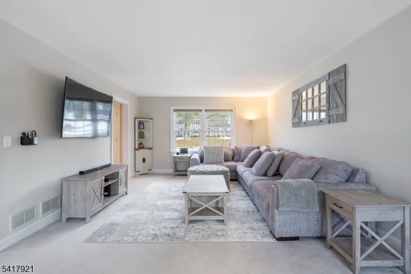 $795,000 | 1 Radcliffe Drive, Flanders, NJ 07836