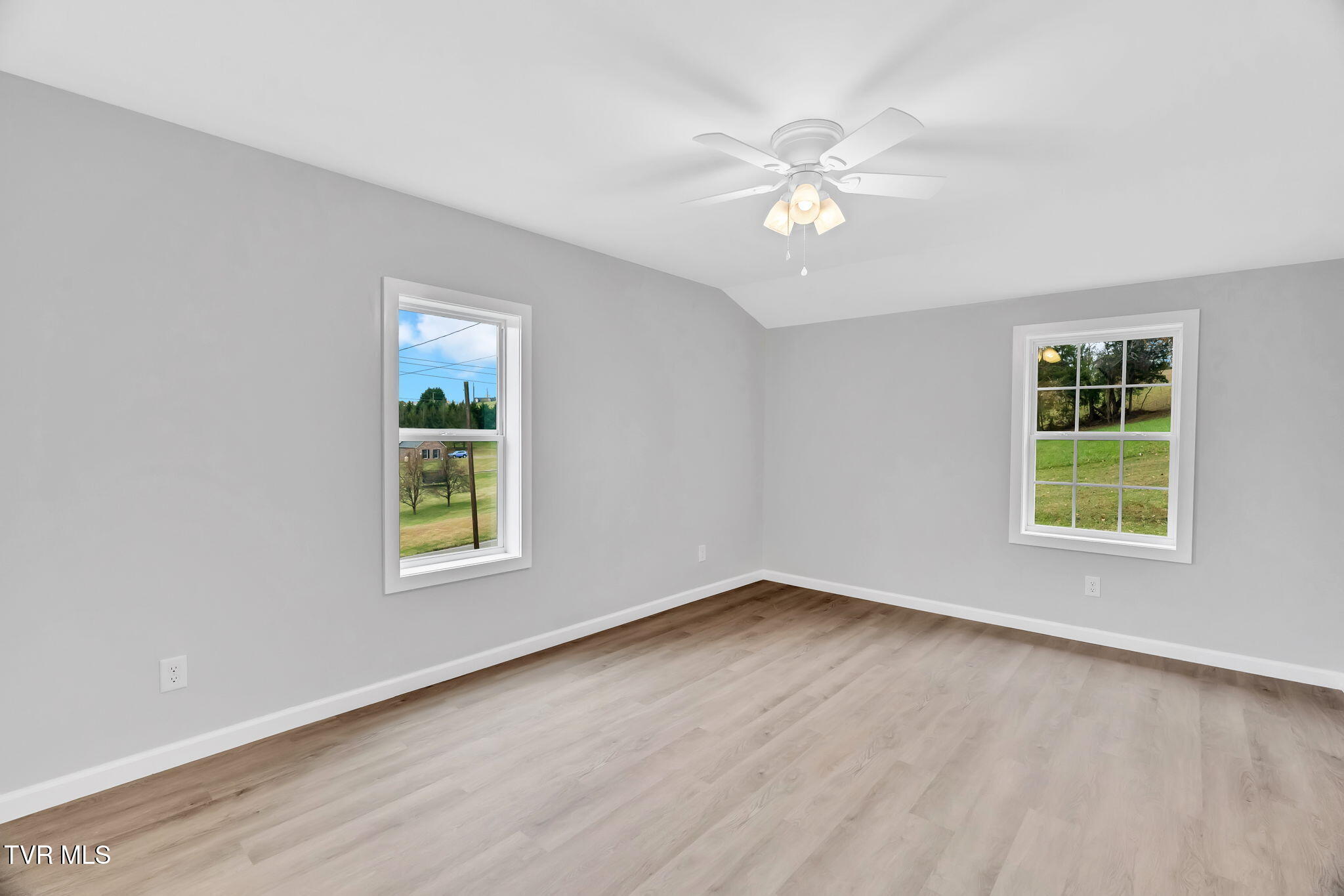 1592 Allison Road Piney Flats, TN 37686 - Photo 14 of 34 1592-Allison-Rd-Piney-Flats-TN-living