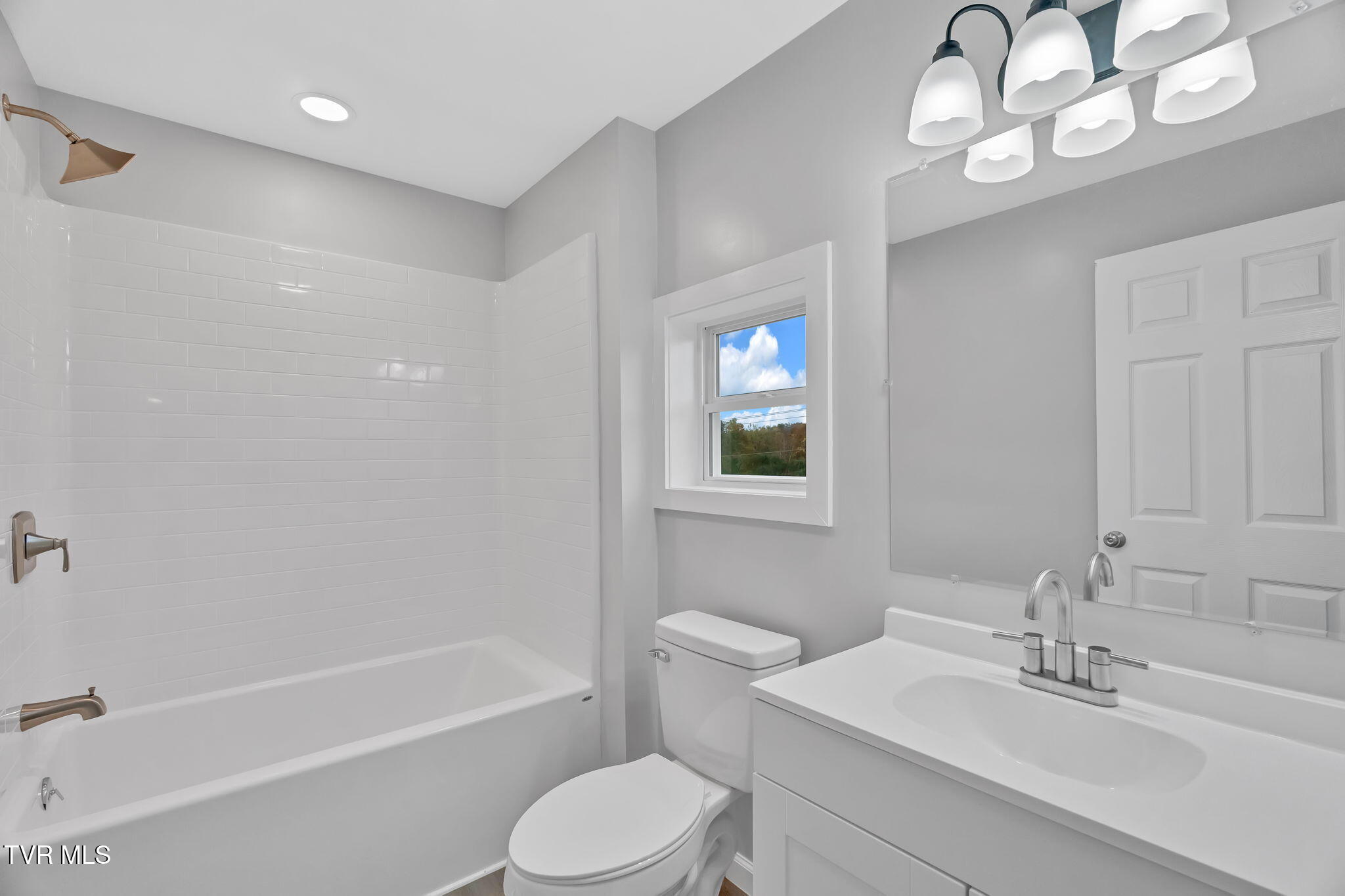 1592 Allison Road Piney Flats, TN 37686 - Photo 16 of 34 1592-Allison-Rd-Piney-Flats-TN-ensuite
