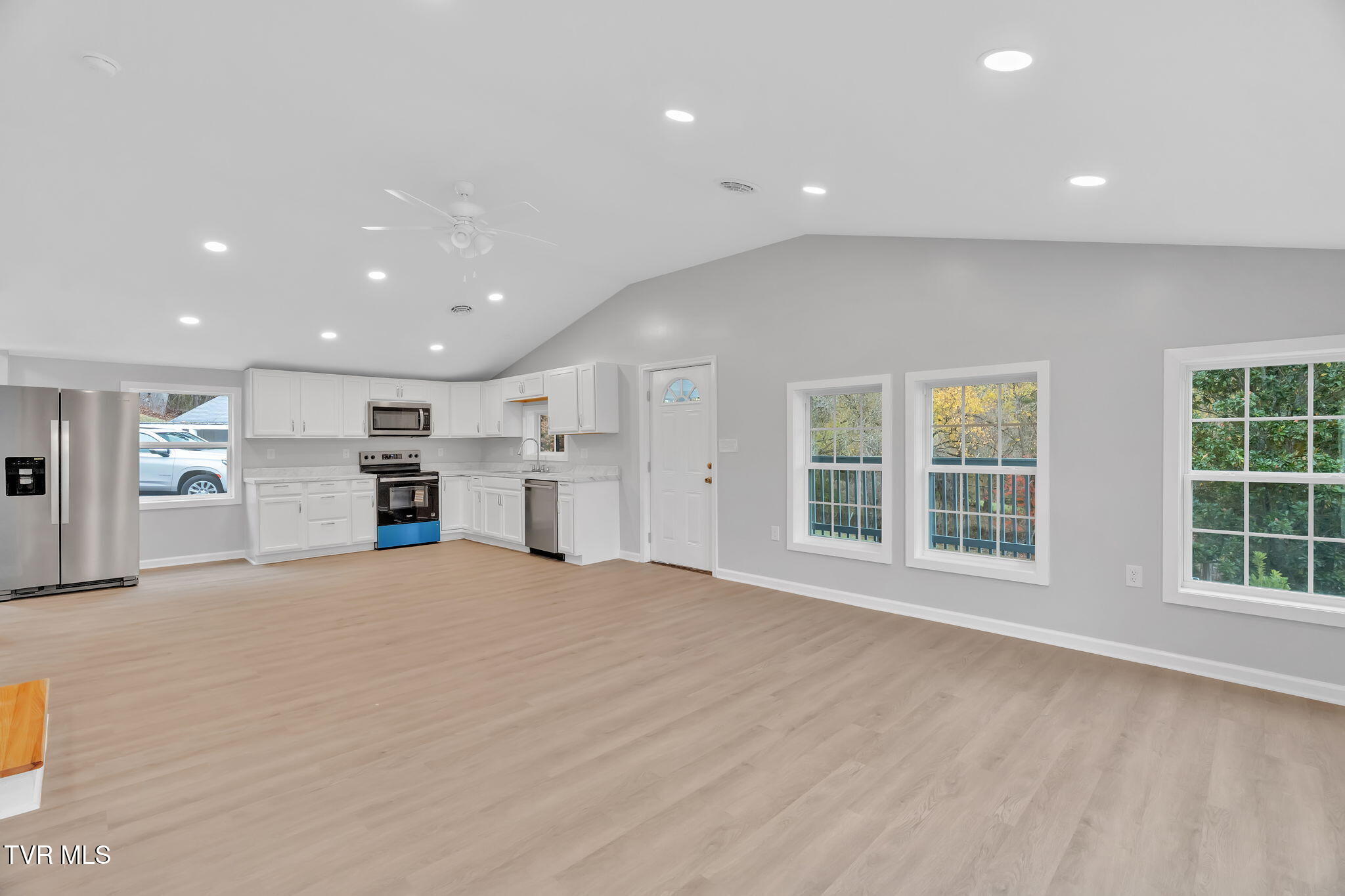 1592-Allison-Rd-Piney-Flats-TN-open