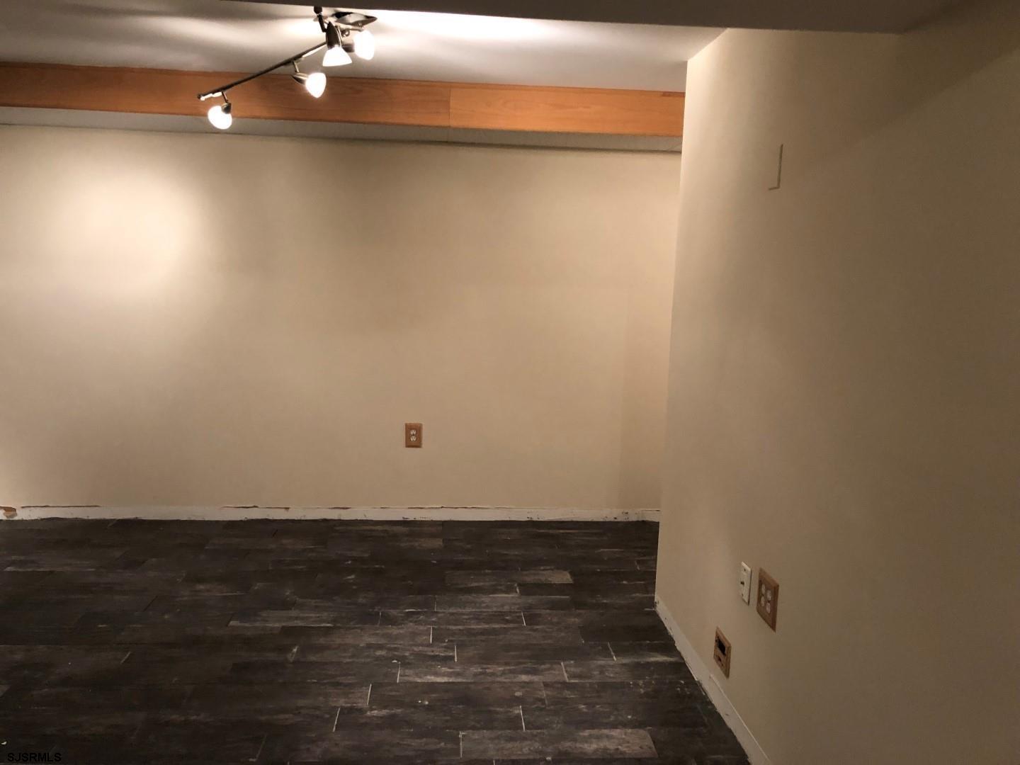 32 Summit Circle Mays Landing, NJ 08330 - Photo 25 of 31 a view of room with window