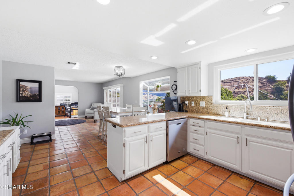 1314 Gonzales Road Simi Valley, CA 93063 - Photo 16 of 77