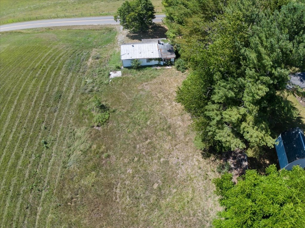 5504 Thornspring Church Road Pulaski, VA 24301 - Photo 11 of 18 Gallery Image 11