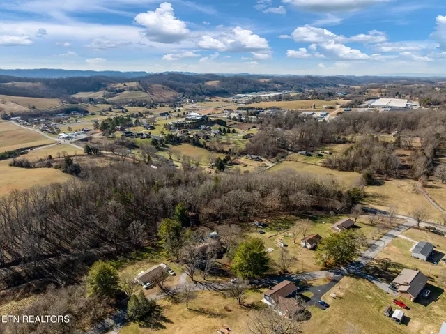$250,000 | 715 Robin Drive, New Tazewell, TN 37825