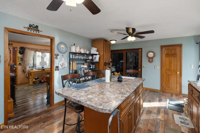 $250,000 | 715 Robin Drive, New Tazewell, TN 37825