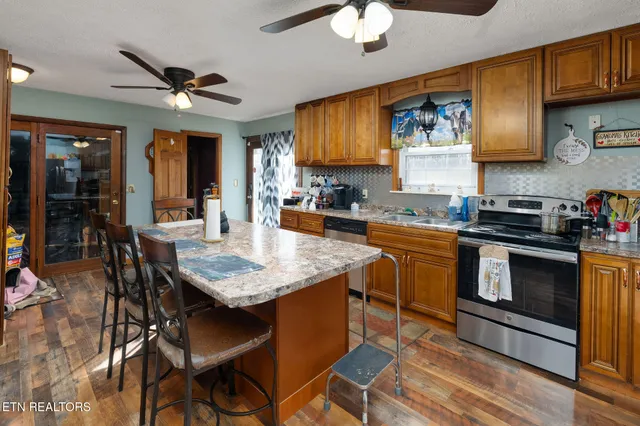 $250,000 | 715 Robin Drive, New Tazewell, TN 37825