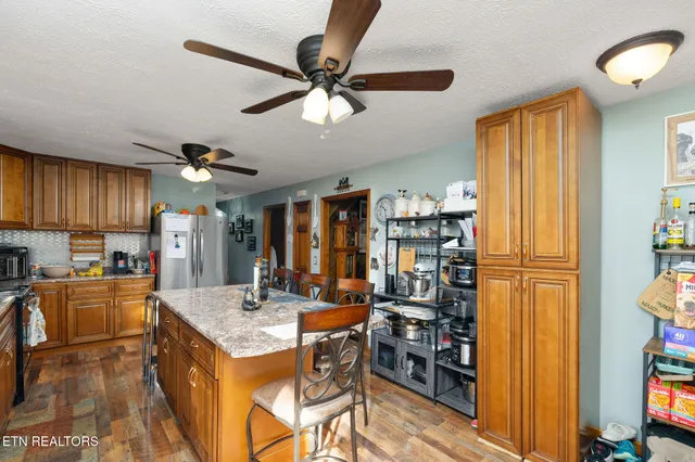 $250,000 | 715 Robin Drive, New Tazewell, TN 37825