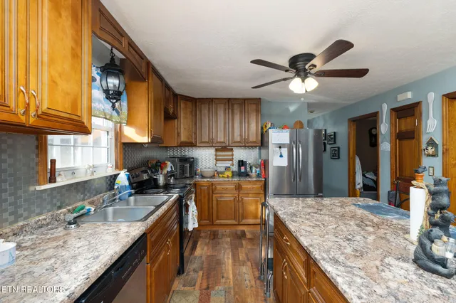 $250,000 | 715 Robin Drive, New Tazewell, TN 37825