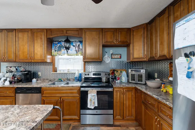 $250,000 | 715 Robin Drive, New Tazewell, TN 37825