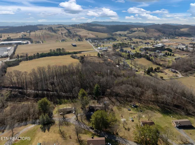 $250,000 | 715 Robin Drive, New Tazewell, TN 37825