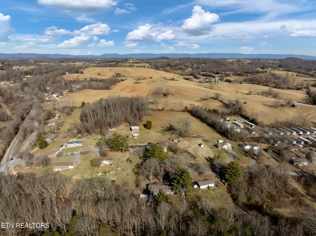 $250,000 | 715 Robin Drive, New Tazewell, TN 37825