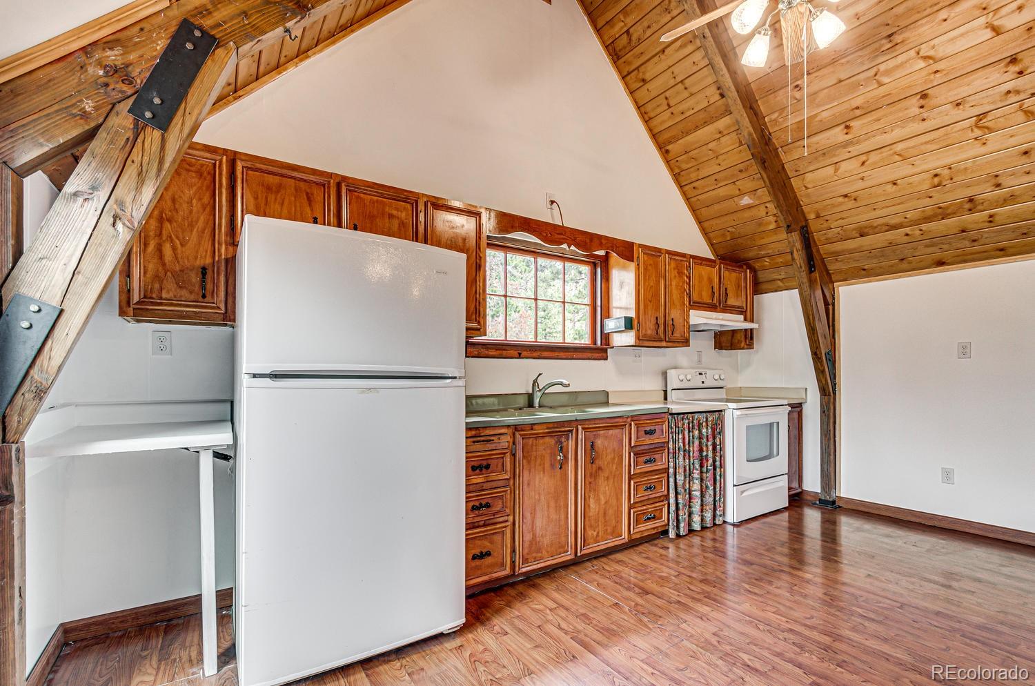 11643 Hillcrest Road Golden, CO 80403 - Photo 19 of 30 Gallery Image 19