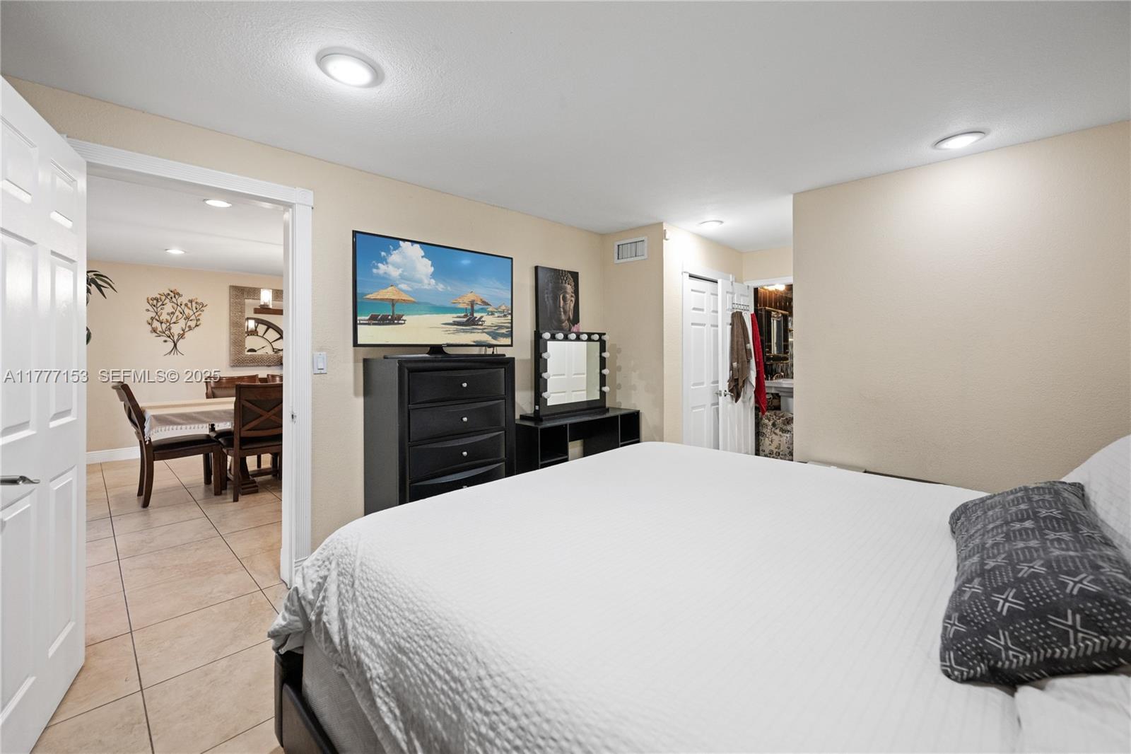 11210 Southwest 47th Terrace Miami, FL 33165 - Photo 17 of 39