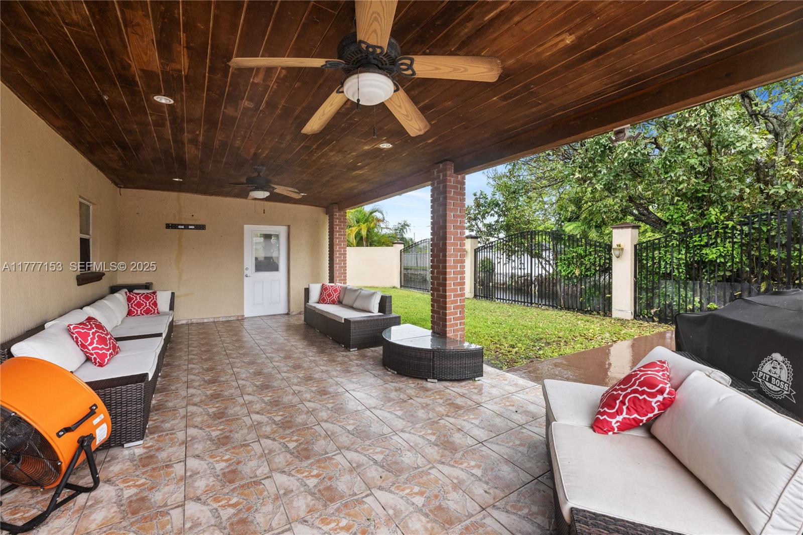 11210 Southwest 47th Terrace Miami, FL 33165 - Photo 26 of 39