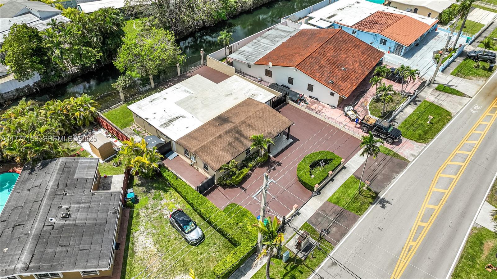 11210 Southwest 47th Terrace Miami, FL 33165 - Photo 38 of 39