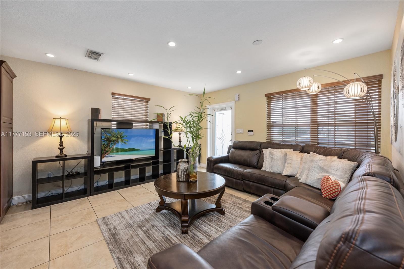 11210 Southwest 47th Terrace Miami, FL 33165 - Photo 6 of 39