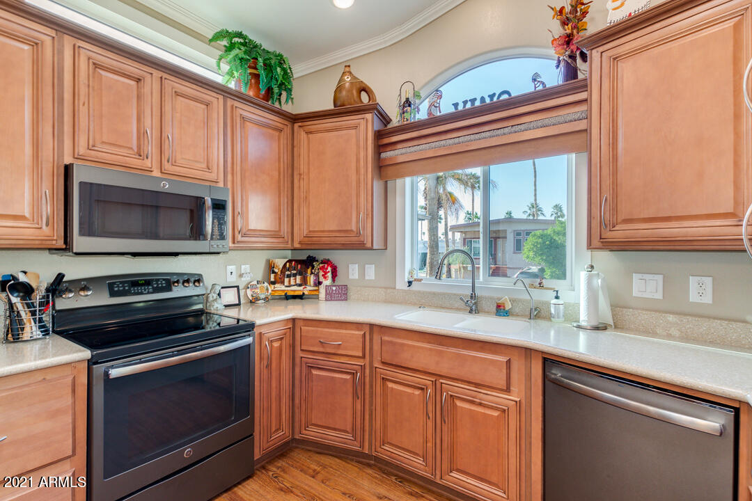 911 Douglas Road Mesa, AZ 85205 - Photo 27 of 97 27-Douglas