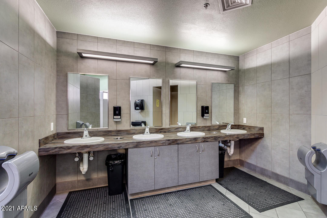 911 Douglas Road Mesa, AZ 85205 - Photo 75 of 97 76-Douglas