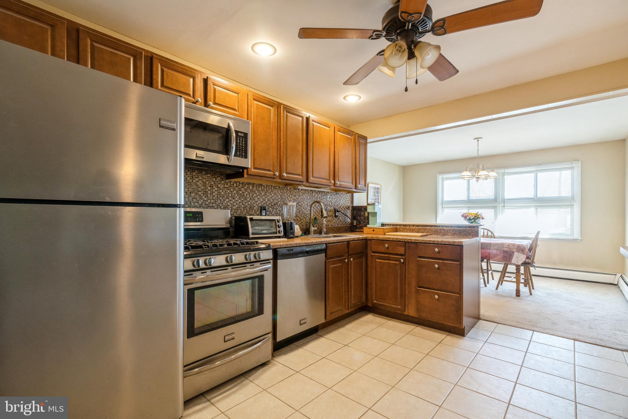 535 Estate Road Maple Shade, NJ 08052 - Photo 4 of 20